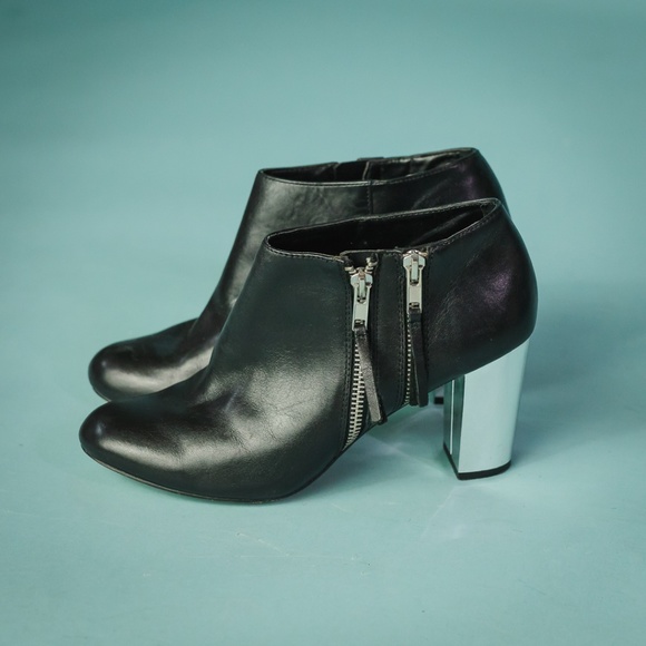 Dolce Vita Shoes - Dolce Vita 8 Black Leather Mirror Heel Booties